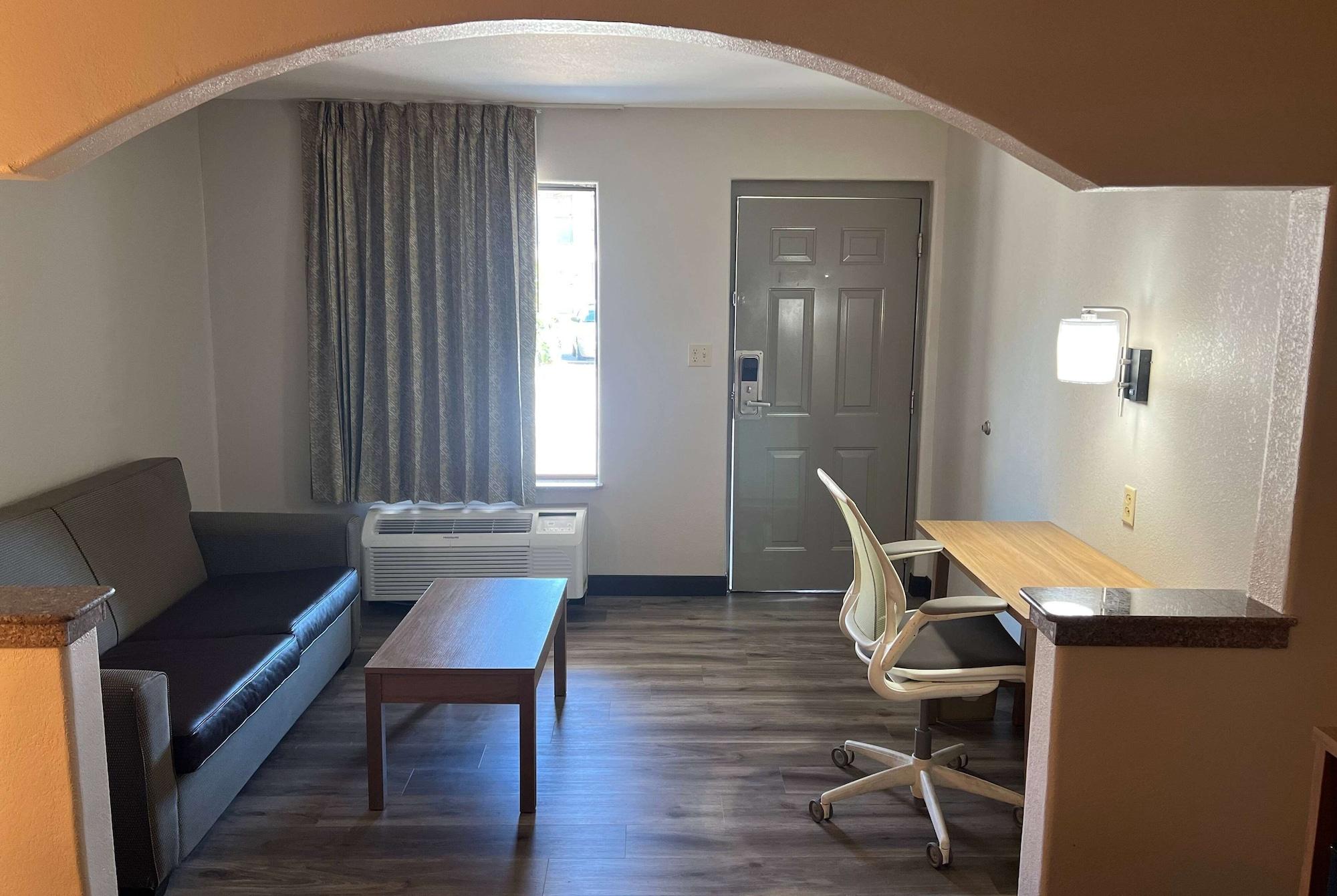 Days & By Wyndham Hotel 3*