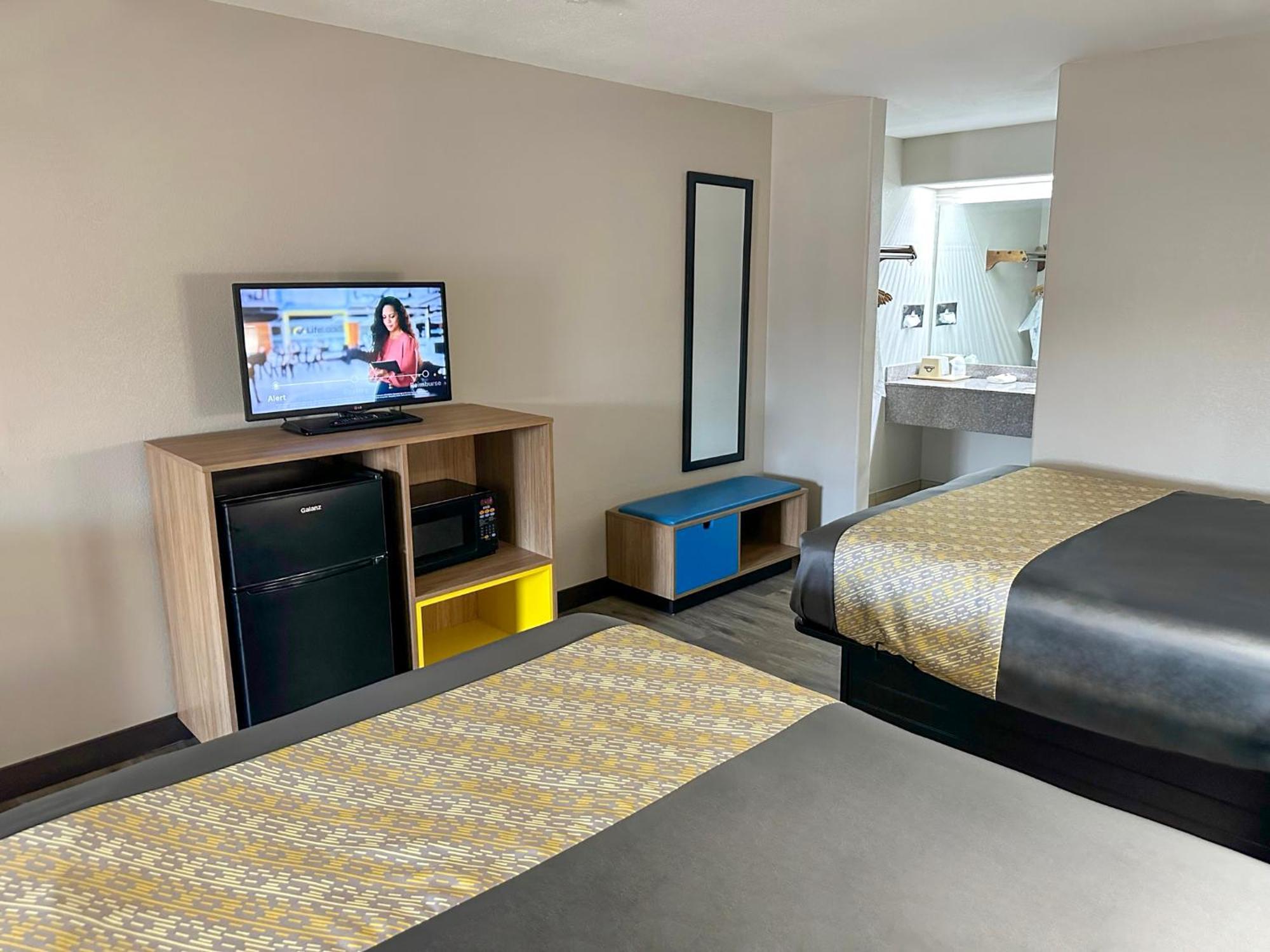 Days & By Wyndham Hotel Opelousas