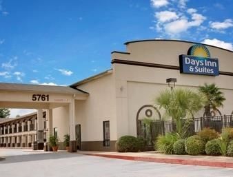 Days & By Wyndham
